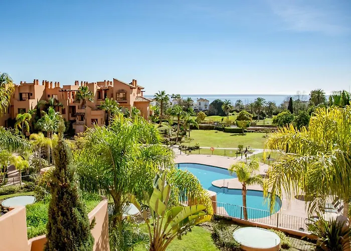 Seaview Luxury Penthouse 24 Hour Security And Underground Parking