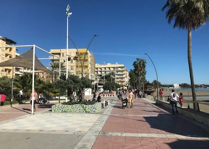 Seaview Luxury Penthouse 24 Hour Security And Underground Parking Appartamento