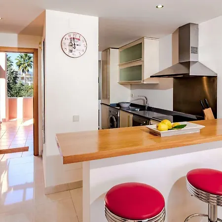 Sea, Pool & Garden Views, Comfy New Golden Mile Penthouse Apartment 24 Hour Security And Underground Parking Estepona