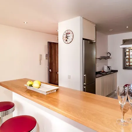 Apartmán Sea, Pool & Garden Views, Comfy New Golden Mile Penthouse Apartment 24 Hour Security And Underground Parking *