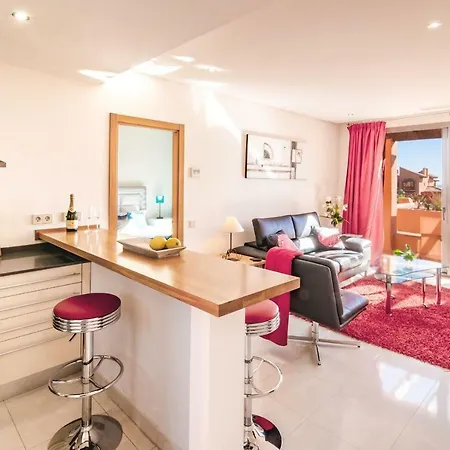 Sea, Pool & Garden Views, Comfy New Golden Mile Penthouse Apartment 24 Hour Security And Underground Parking