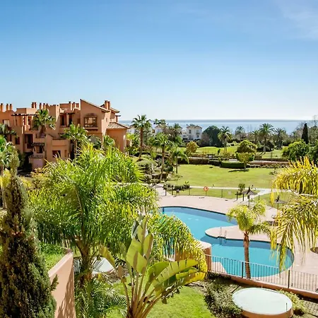 Sea, Pool & Garden Views, Comfy New Golden Mile Penthouse Apartment 24 Hour Security And Underground Parking
