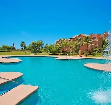 Apartmán Sea, Pool & Garden Views, Comfy New Golden Mile Penthouse Apartment 24 Hour Security And Underground Parking