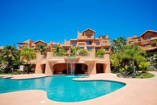 Seaview Luxury Penthouse 24 Hour Security And Underground Parking