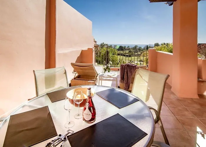 Seaview Luxury Penthouse 24 Hour Security And Underground Parking Appartement Estepona