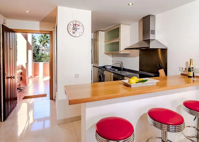 Seaview Luxury Penthouse 24 Hour Security And Underground Parking Estepona