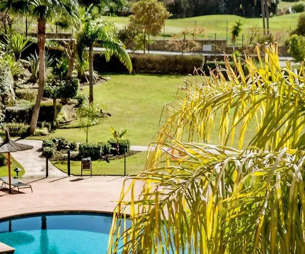 Seaview Luxury Penthouse 24 Hour Security And Underground Parking Apartment *